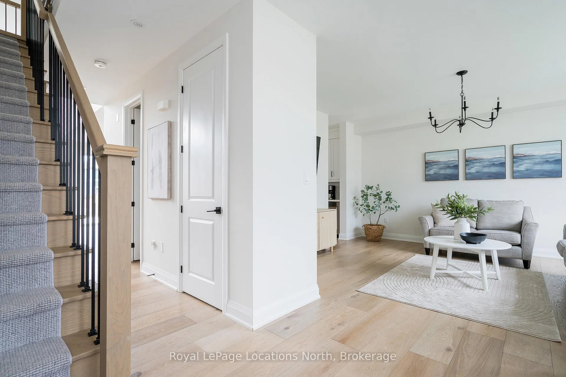 Photo 2 of 104 Stillwater Crescent, Blue Mountains — HOMEH
