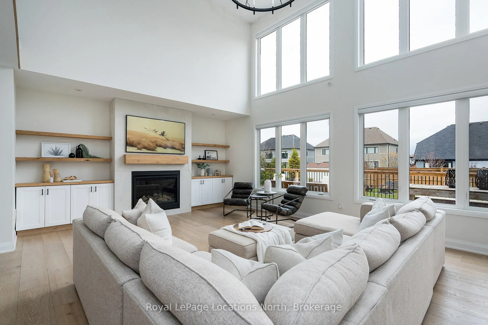 Photo 3 of 104 Stillwater Crescent, Blue Mountains — HOMEH