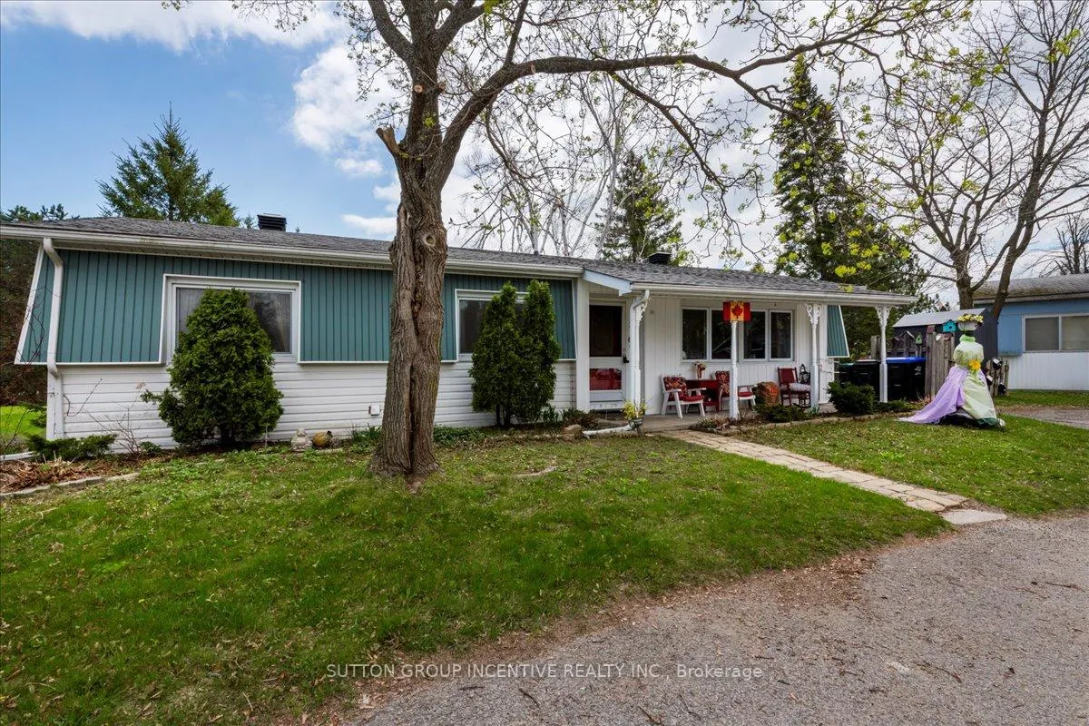 Photo 2 of 3 Yew Court, Innisfil, Rural Innisfil — HOMEH