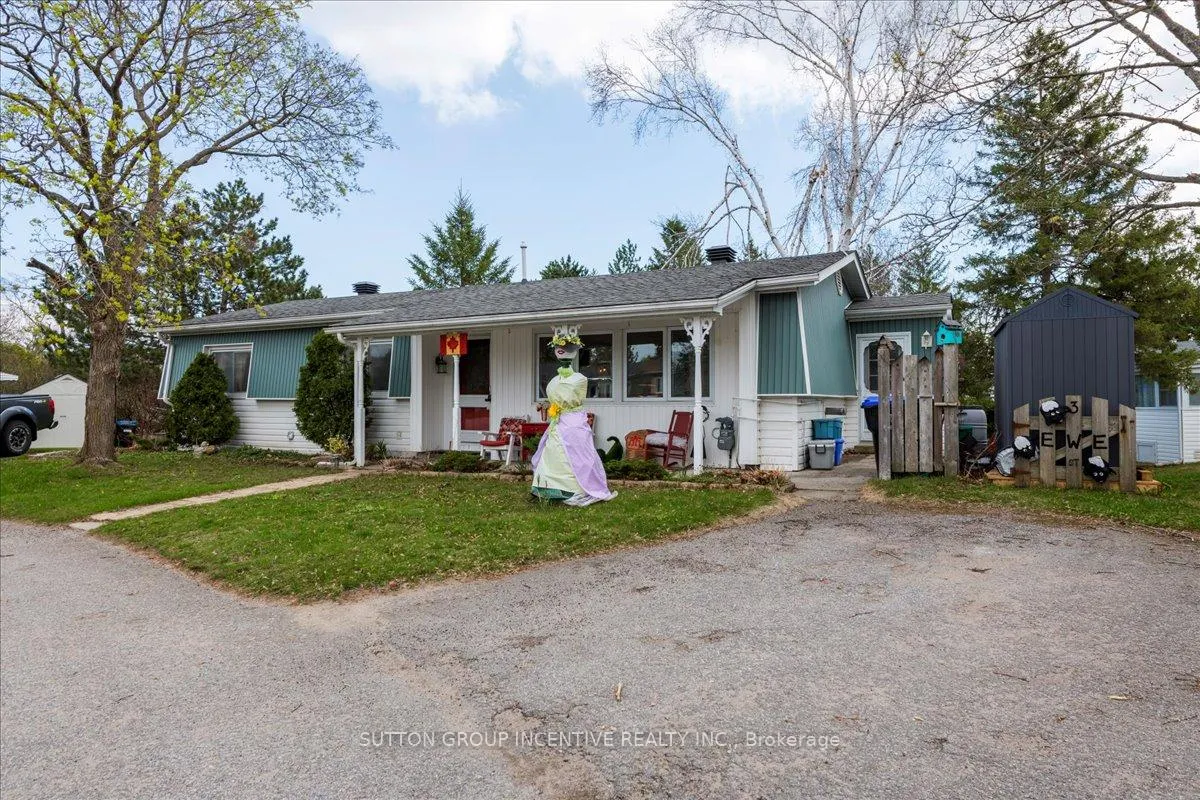 Photo 3 of 3 Yew Court, Innisfil, Rural Innisfil — HOMEH