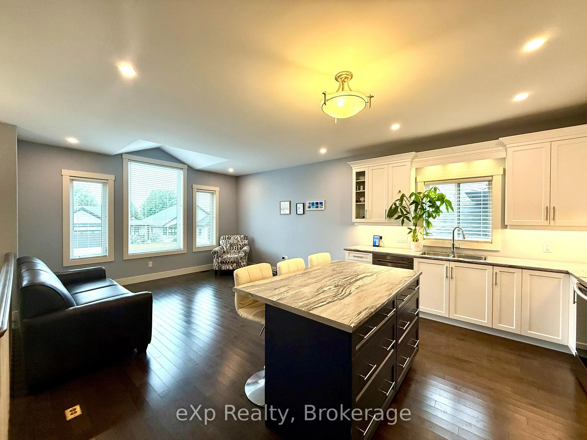 Photo 7 of 161 17th Ave A, Hanover — HOMEH