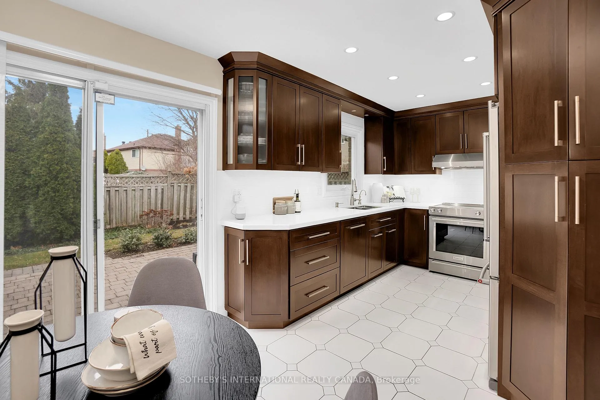 Photo 16 of 104 Mullen Drive, Vaughan, Brownridge — HOMEH