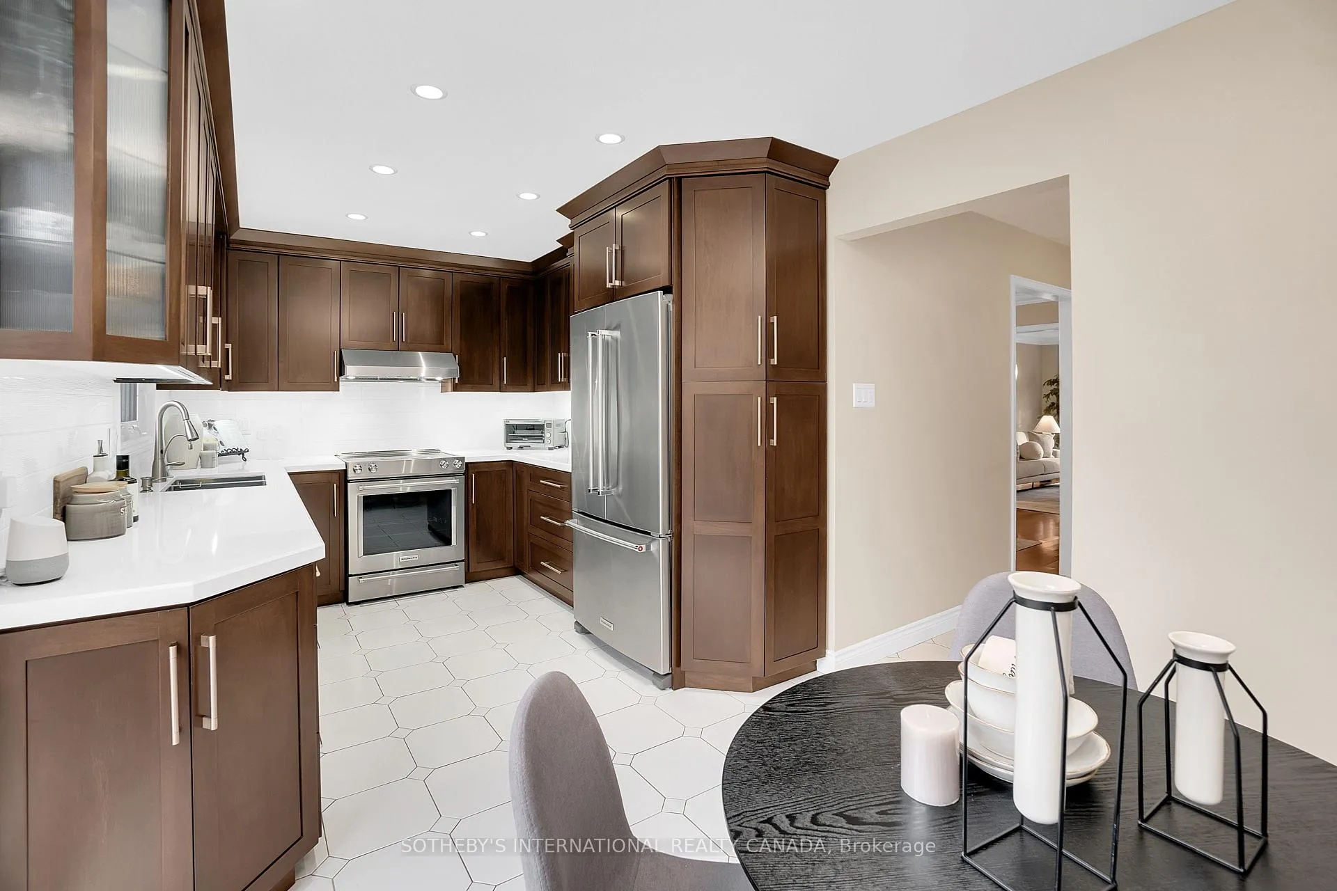 Photo 17 of 104 Mullen Drive, Vaughan, Brownridge — HOMEH