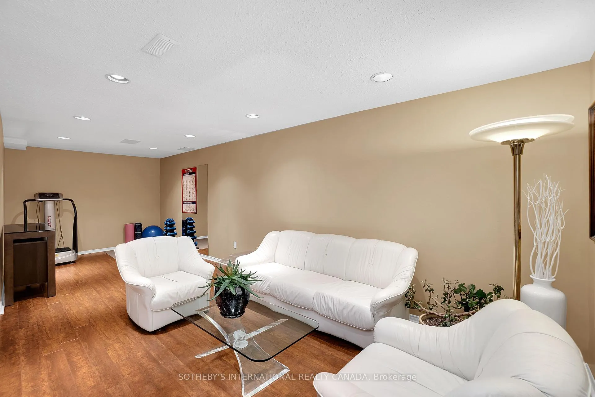 Photo 33 of 104 Mullen Drive, Vaughan, Brownridge — HOMEH