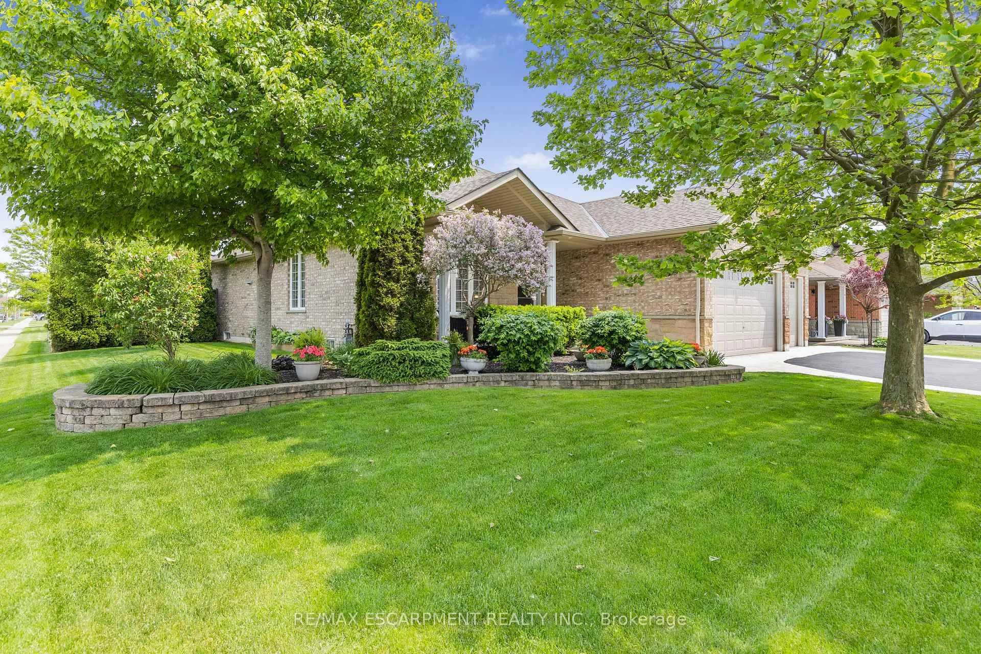 Photo 3 of 14 Mapleview Drive, Haldimand — HOMEH