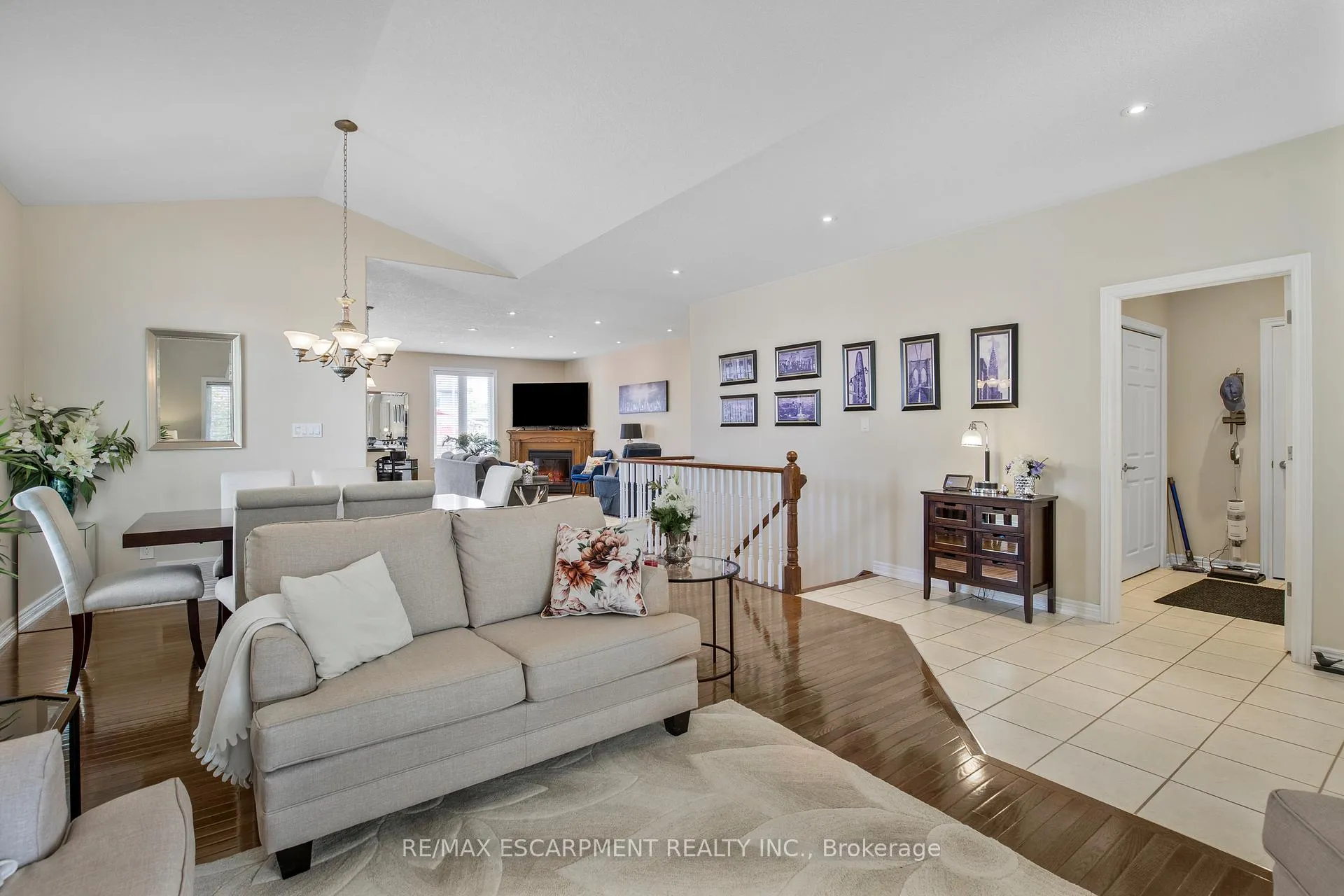 Photo 14 of 14 Mapleview Drive, Haldimand — HOMEH