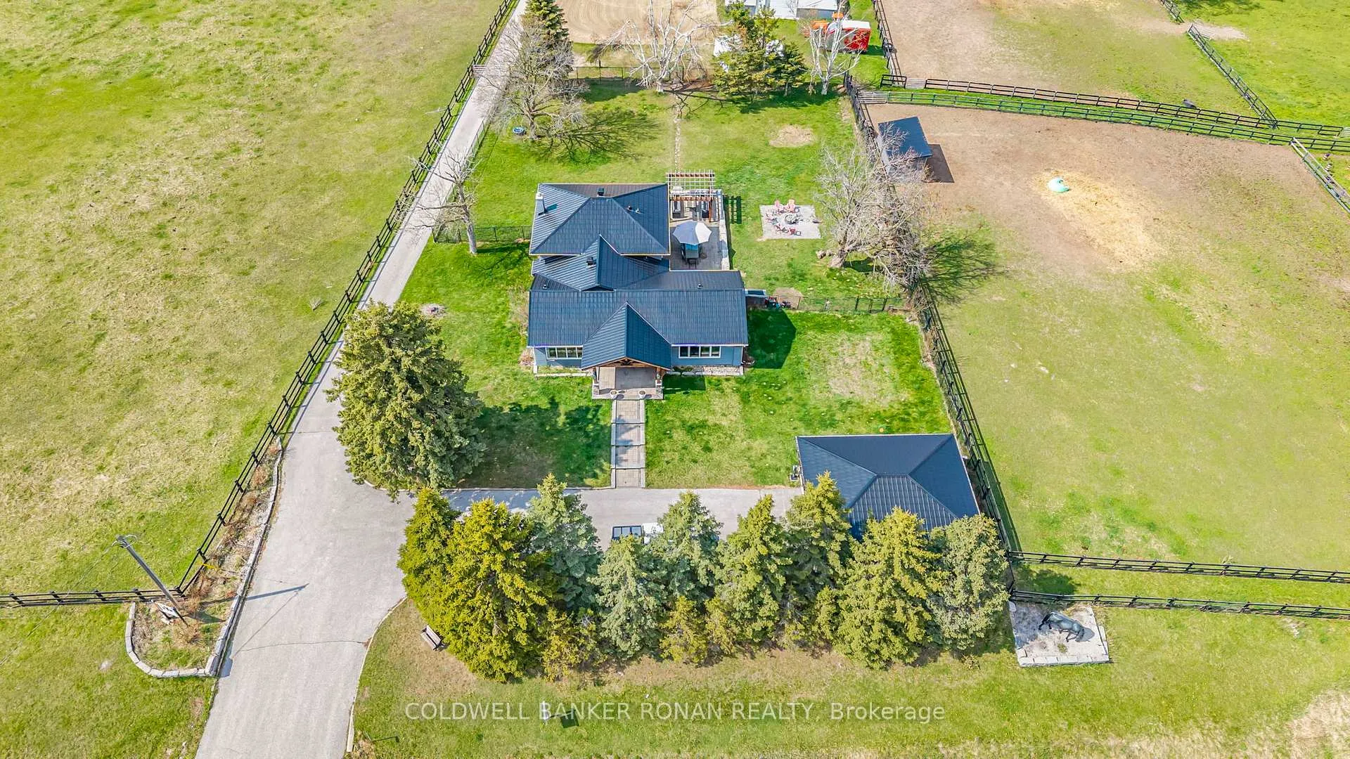 Photo 1 of 1382 10th Line, Innisfil, Rural Innisfil — HOMEH