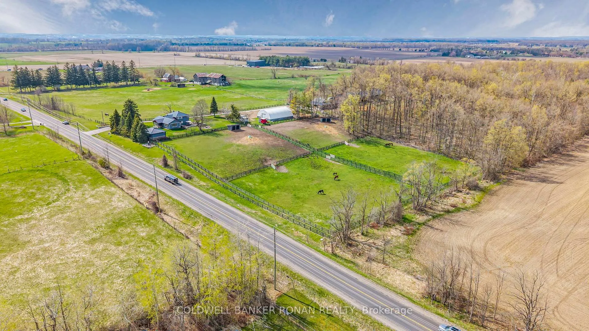 Photo 2 of 1382 10th Line, Innisfil, Rural Innisfil — HOMEH