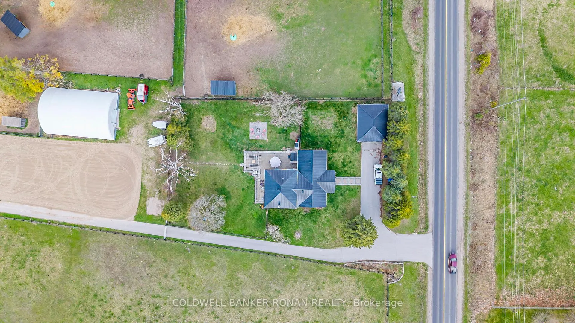 Photo 3 of 1382 10th Line, Innisfil, Rural Innisfil — HOMEH