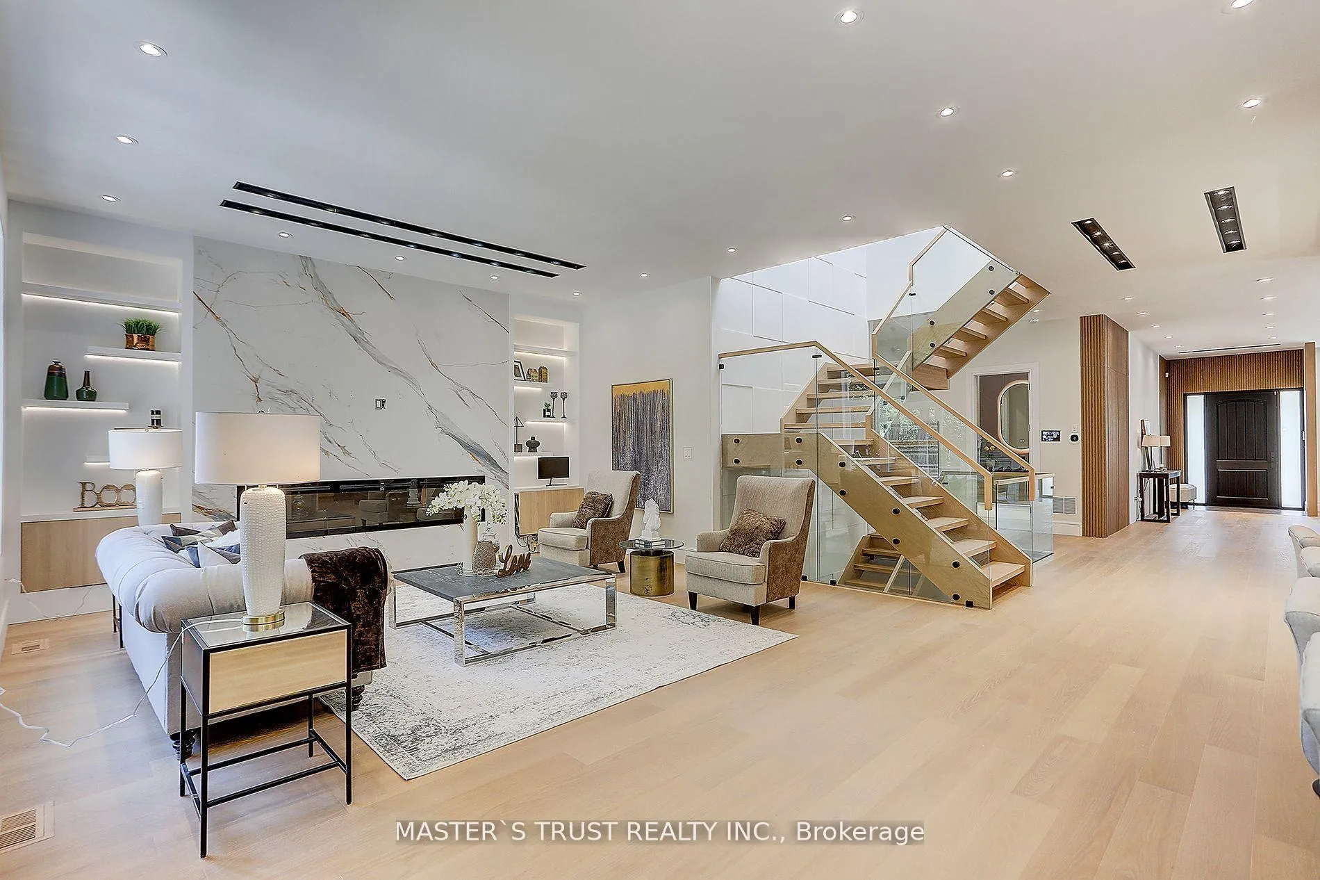 Photo 3 of 161 Fitzgerald Avenue, Markham, Unionville — HOMEH