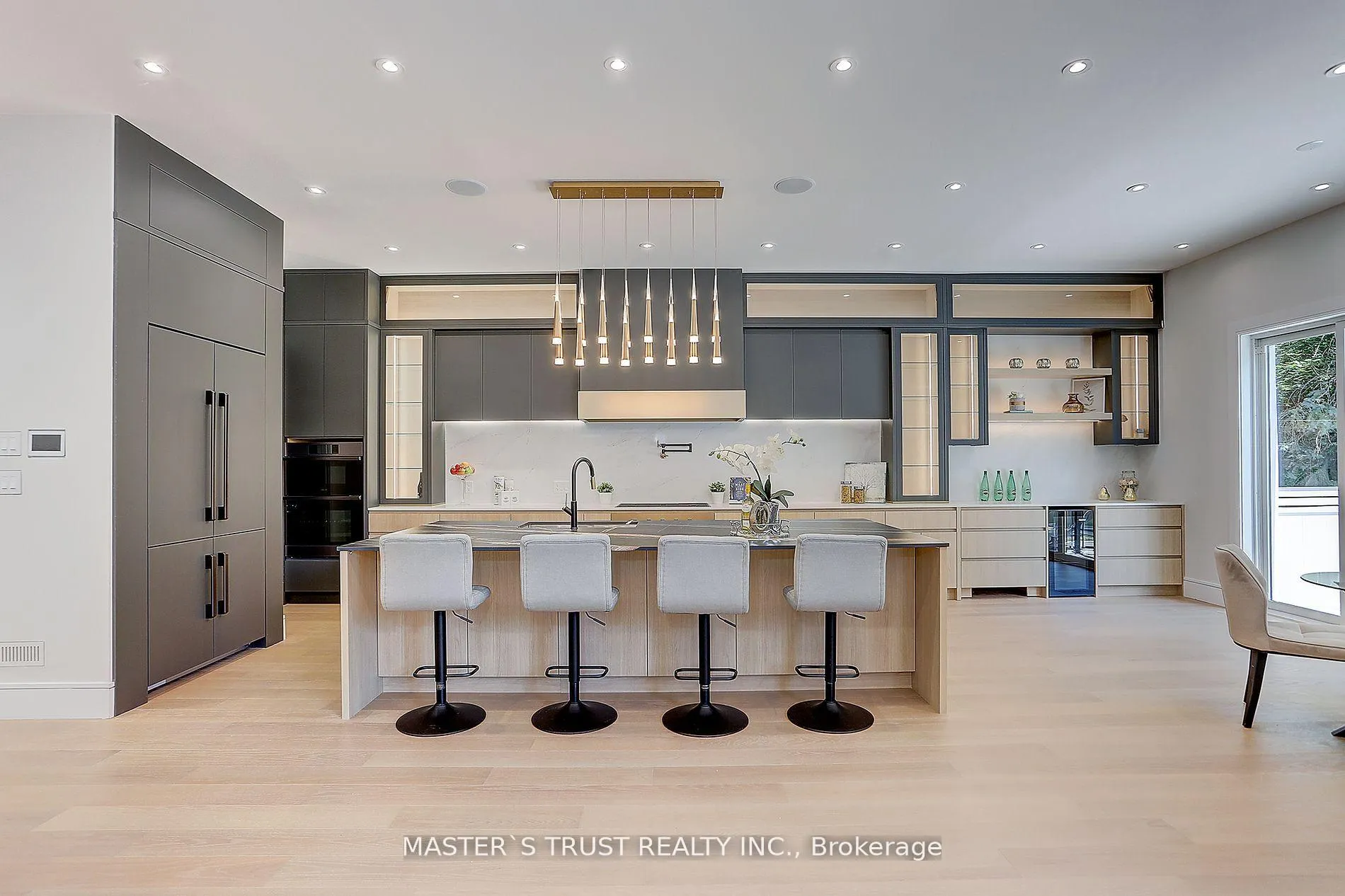 Photo 7 of 161 Fitzgerald Avenue, Markham, Unionville — HOMEH
