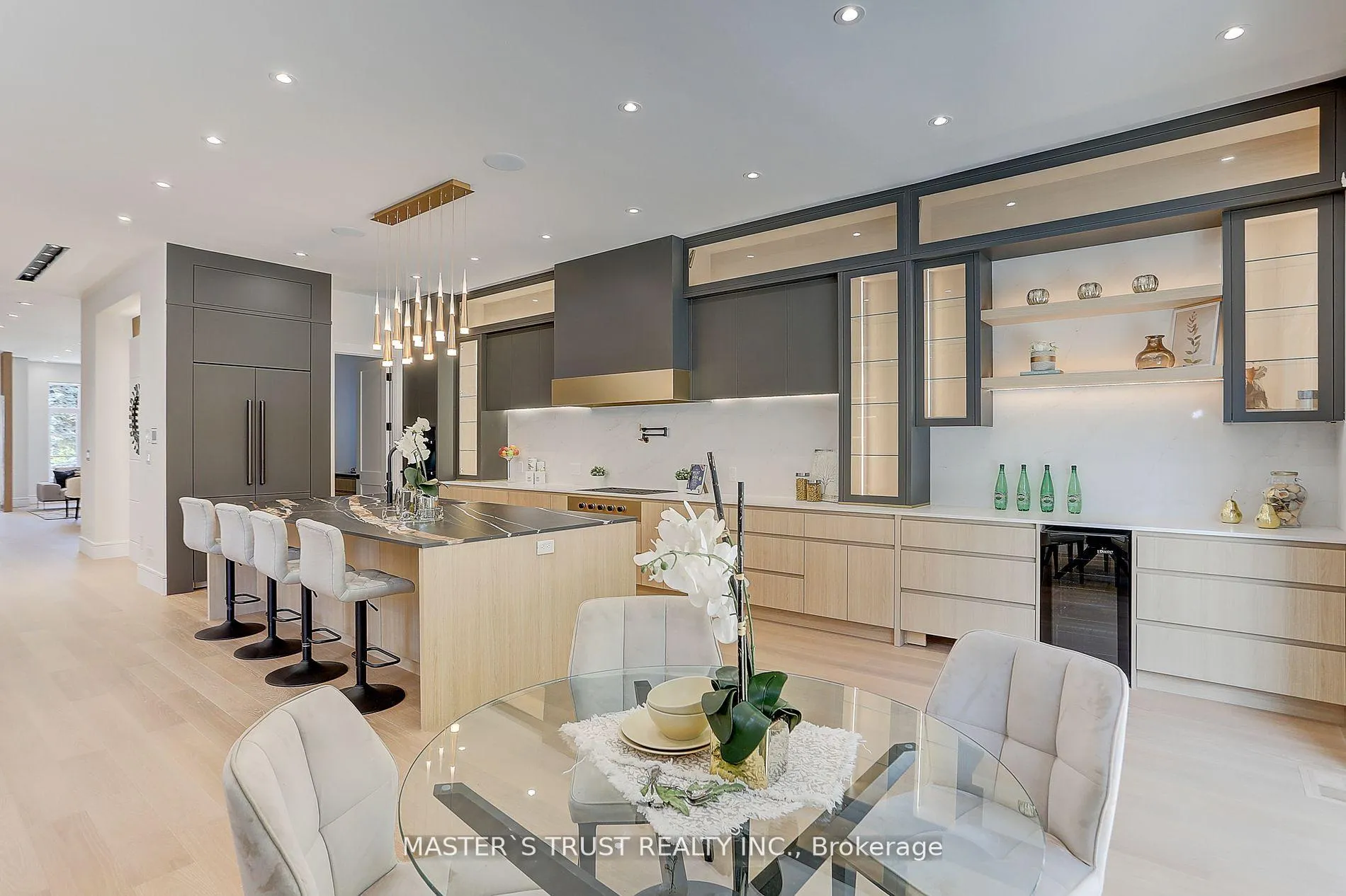 Photo 8 of 161 Fitzgerald Avenue, Markham, Unionville — HOMEH