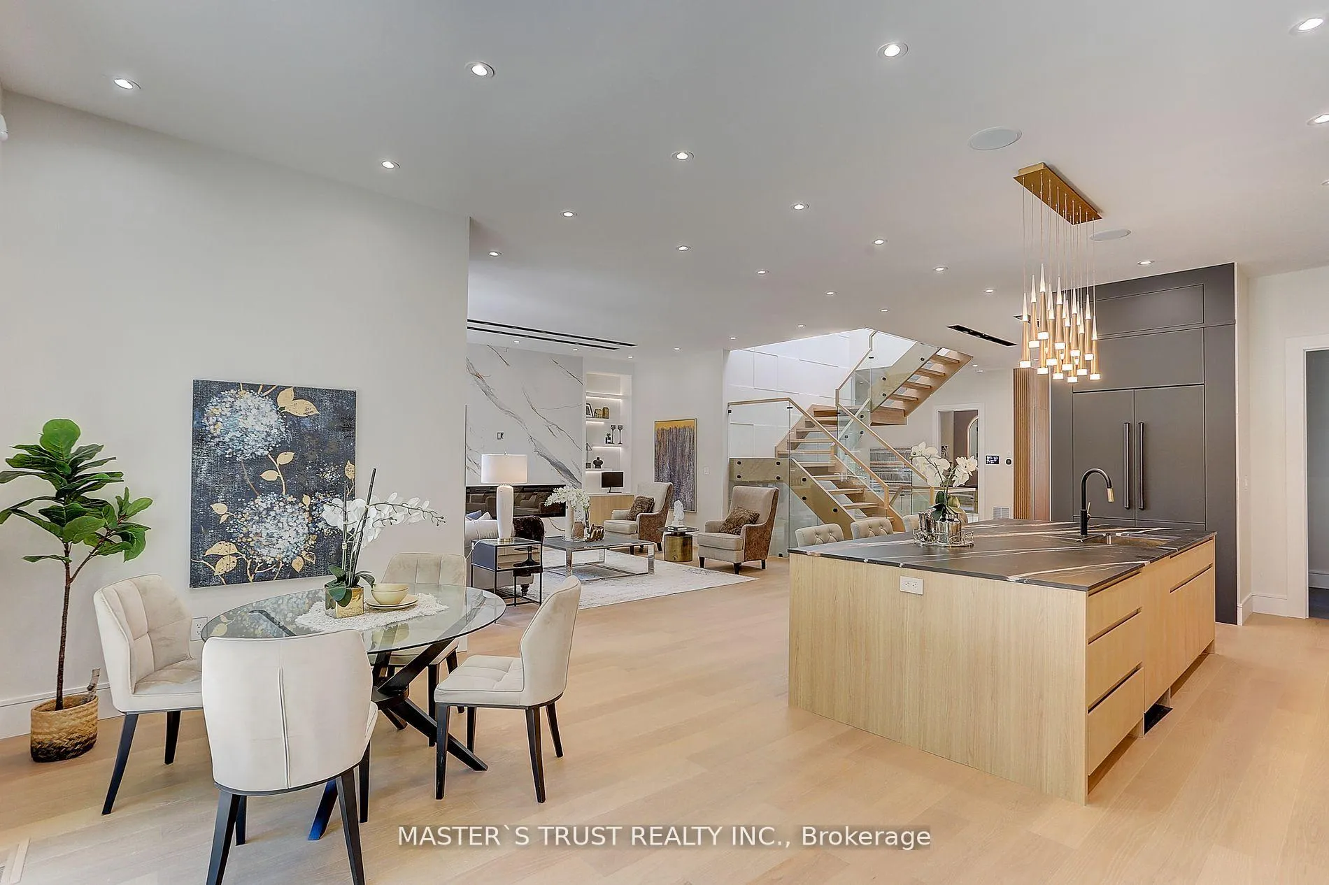 Photo 15 of 161 Fitzgerald Avenue, Markham, Unionville — HOMEH