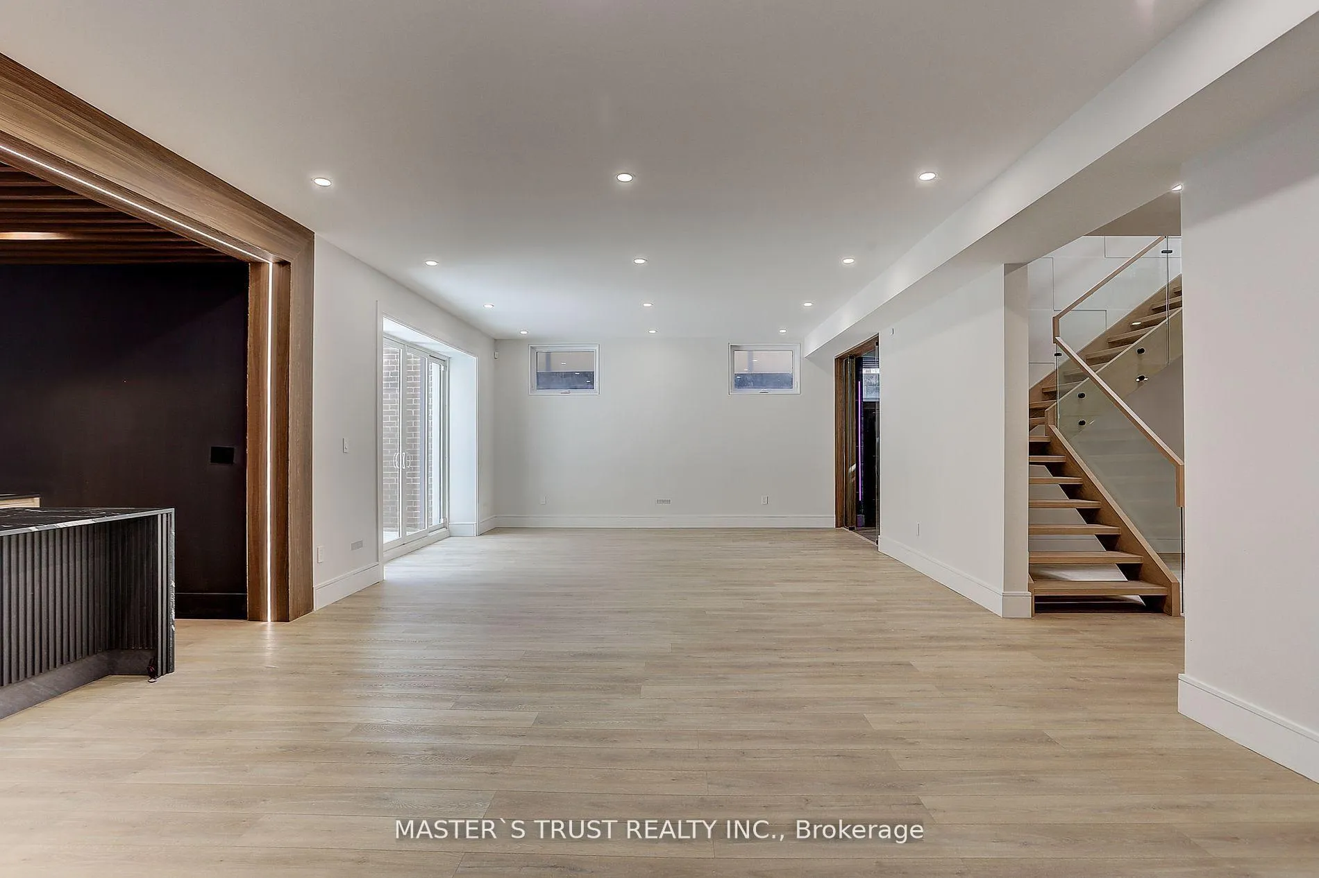 Photo 18 of 161 Fitzgerald Avenue, Markham, Unionville — HOMEH