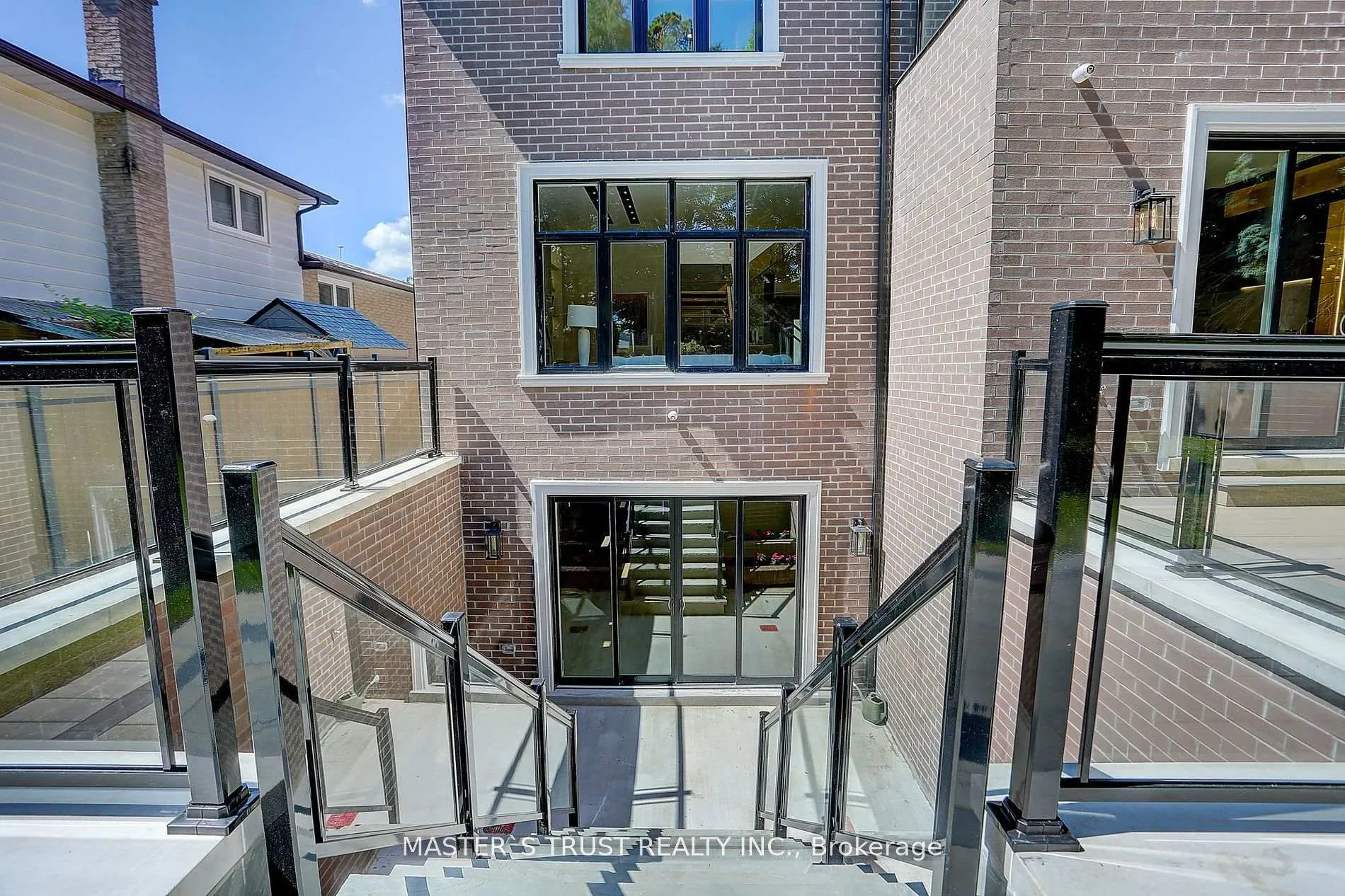 Photo 33 of 161 Fitzgerald Avenue, Markham, Unionville — HOMEH