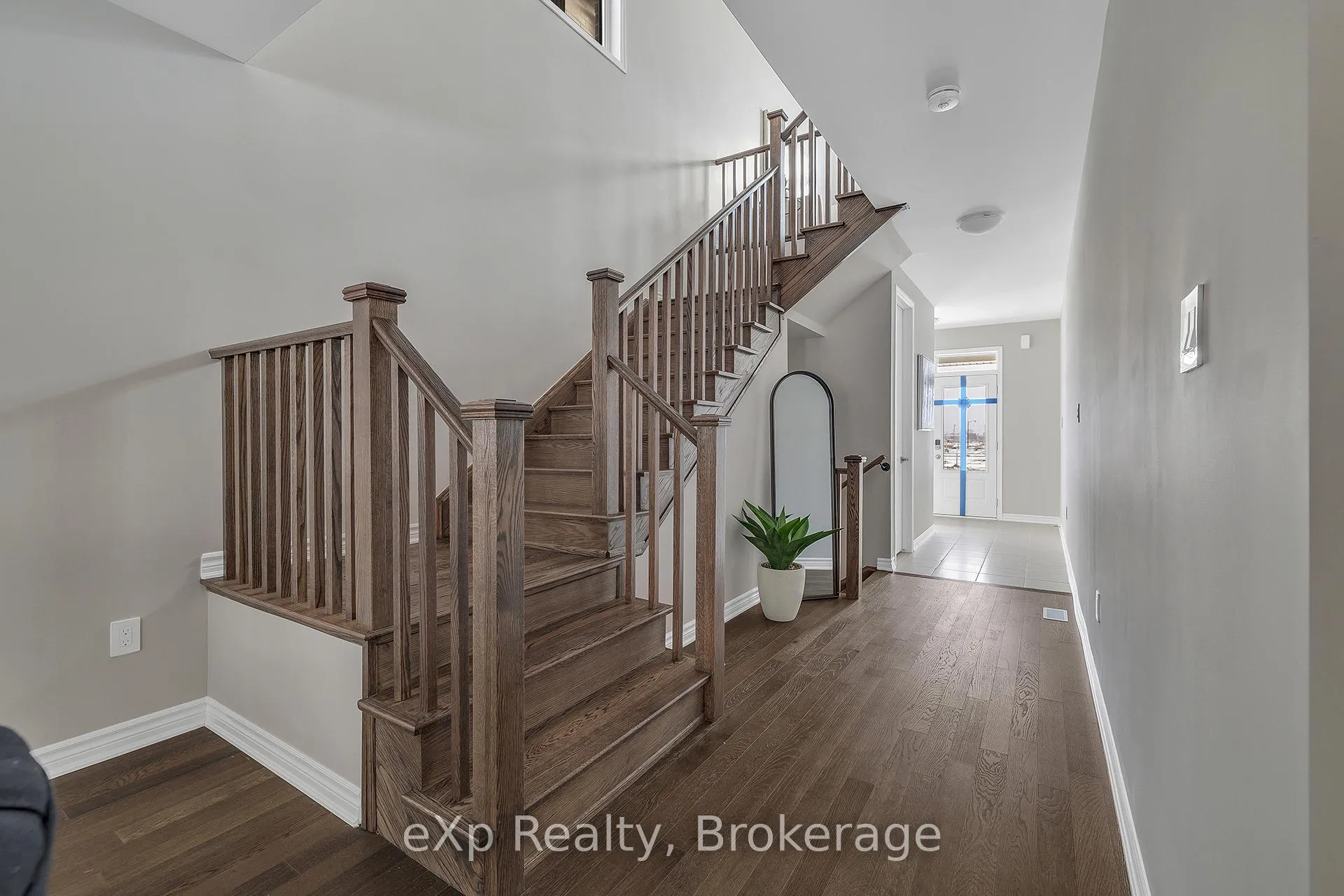 Photo 5 of 1361 Whitlock Avenue, Milton, Bowes — HOMEH