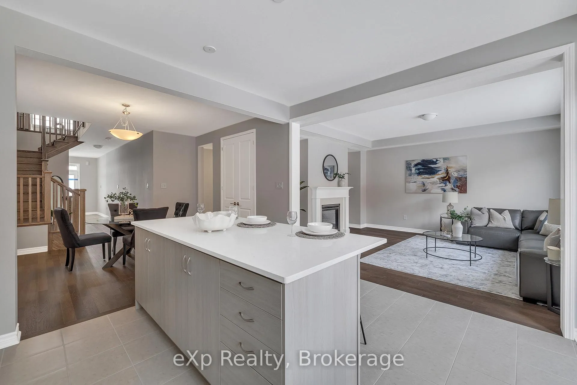 Photo 12 of 1361 Whitlock Avenue, Milton, Bowes — HOMEH