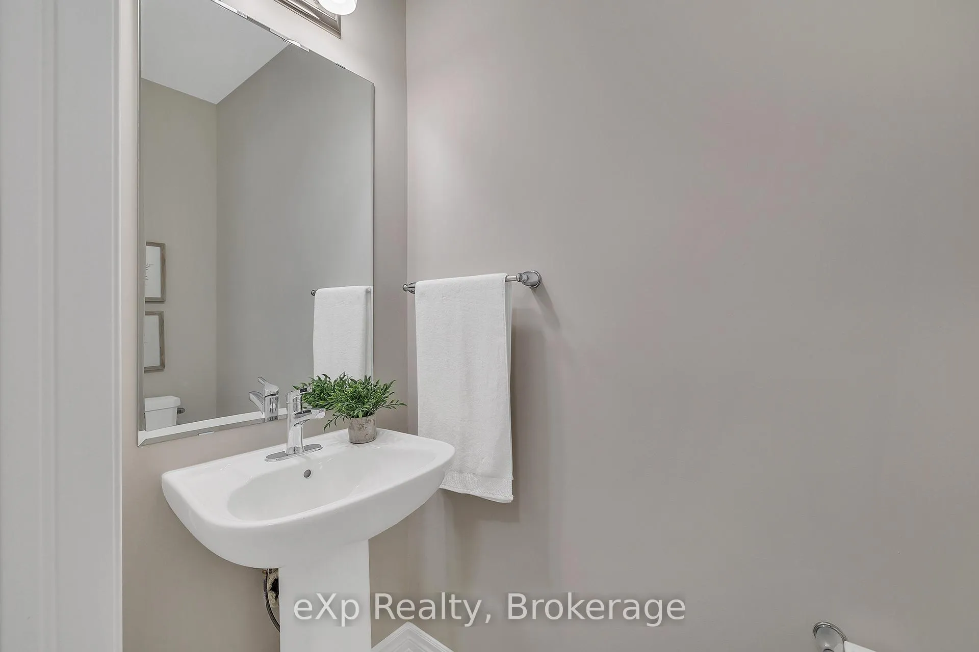 Photo 17 of 1361 Whitlock Avenue, Milton, Bowes — HOMEH