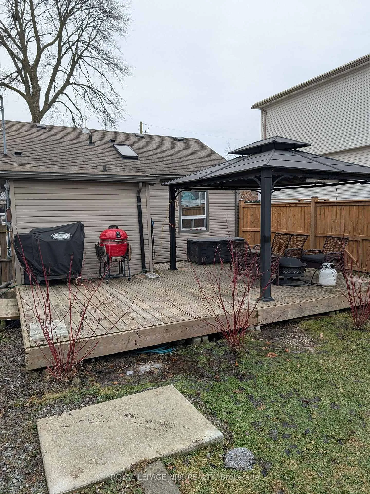 Photo 2 of 6 Nelles Road N, Welland, Lincoln/Crowland — HOMEH