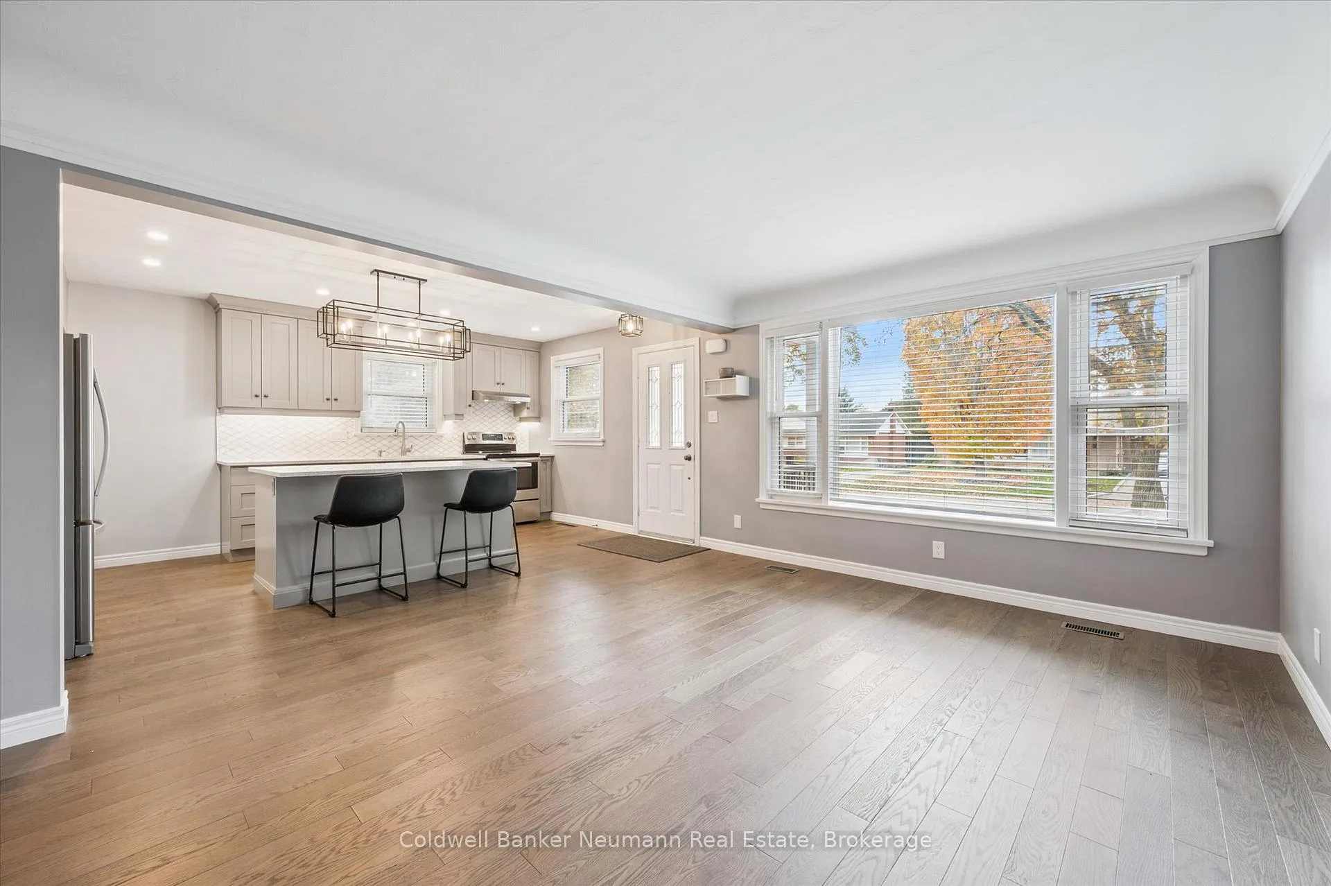 Photo 6 of 23 Collingwood Street, Guelph, Riverside Park — HOMEH