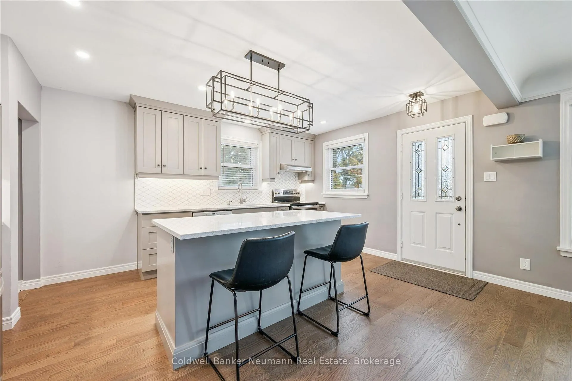 Photo 8 of 23 Collingwood Street, Guelph, Riverside Park — HOMEH
