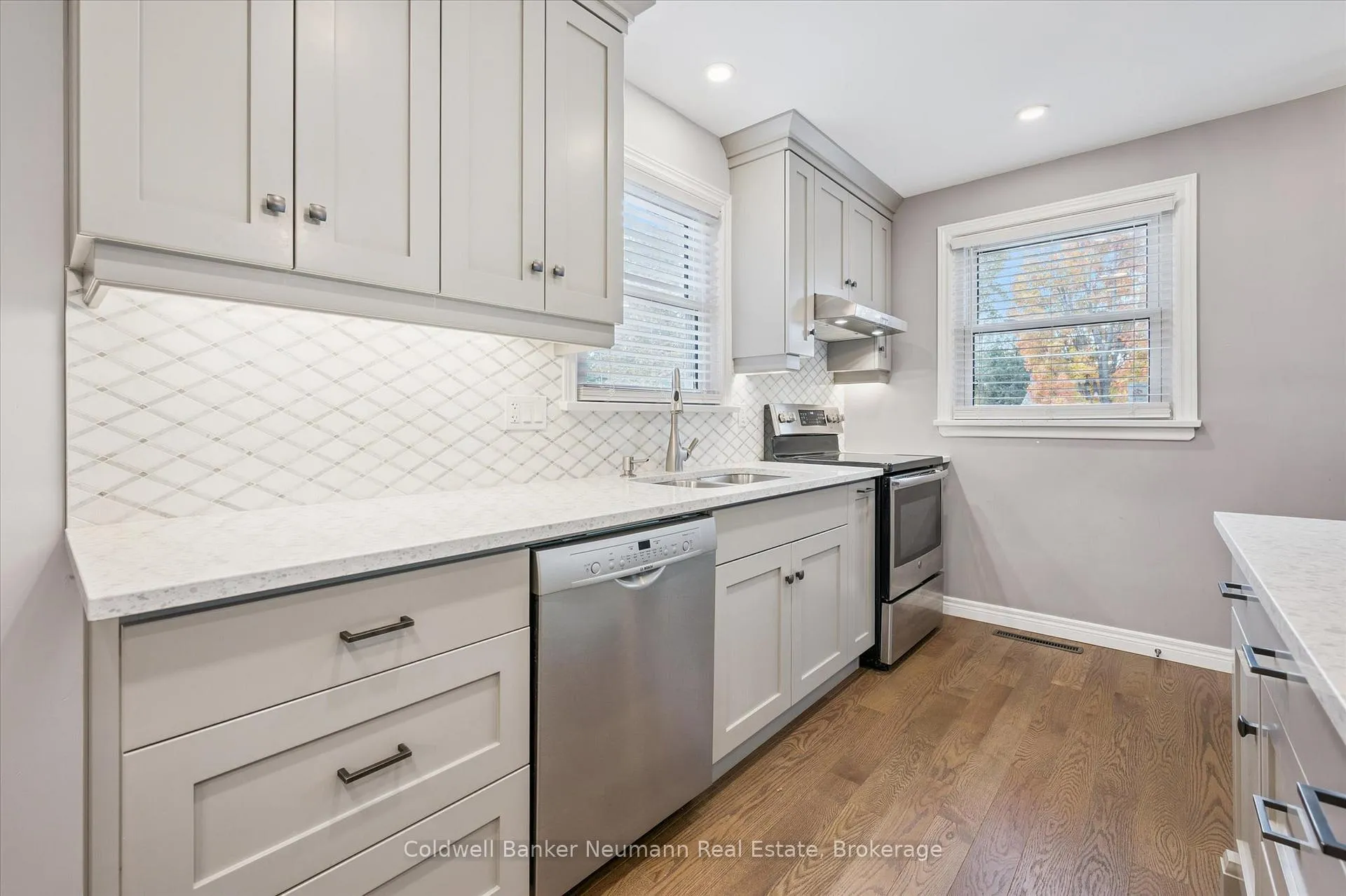 Photo 10 of 23 Collingwood Street, Guelph, Riverside Park — HOMEH