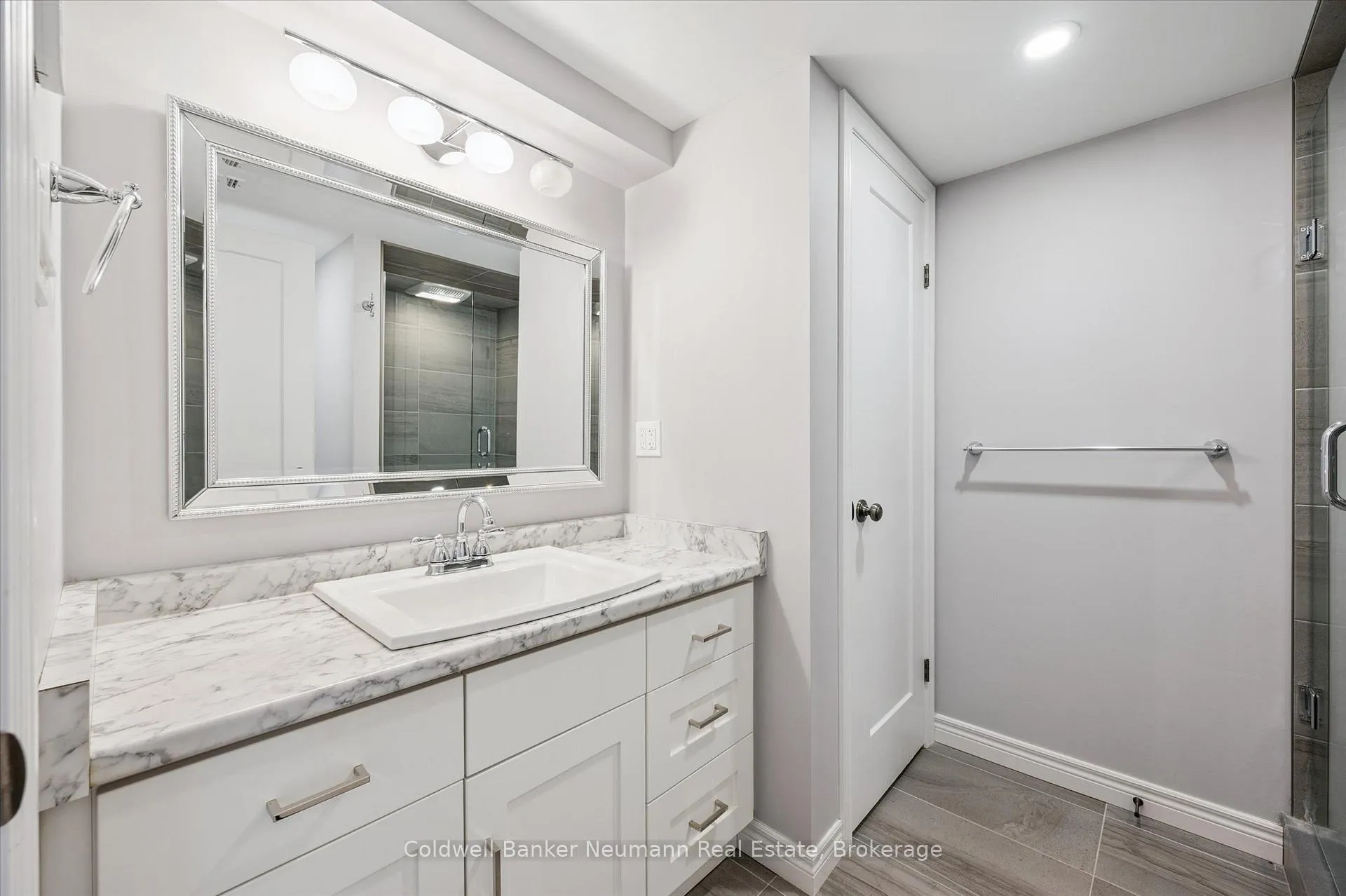 Photo 20 of 23 Collingwood Street, Guelph, Riverside Park — HOMEH