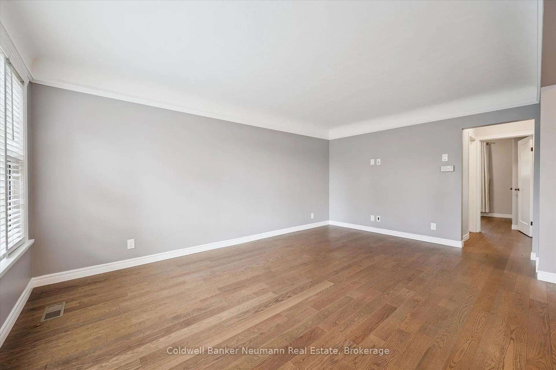 Photo 32 of 23 Collingwood Street, Guelph, Riverside Park — HOMEH