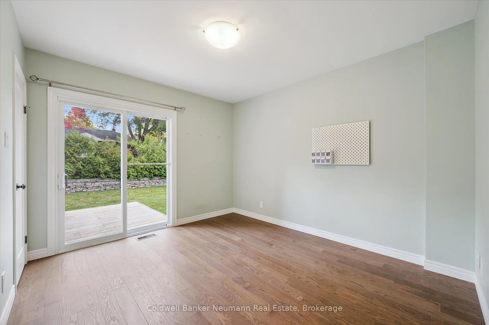 Photo 37 of 23 Collingwood Street, Guelph, Riverside Park — HOMEH