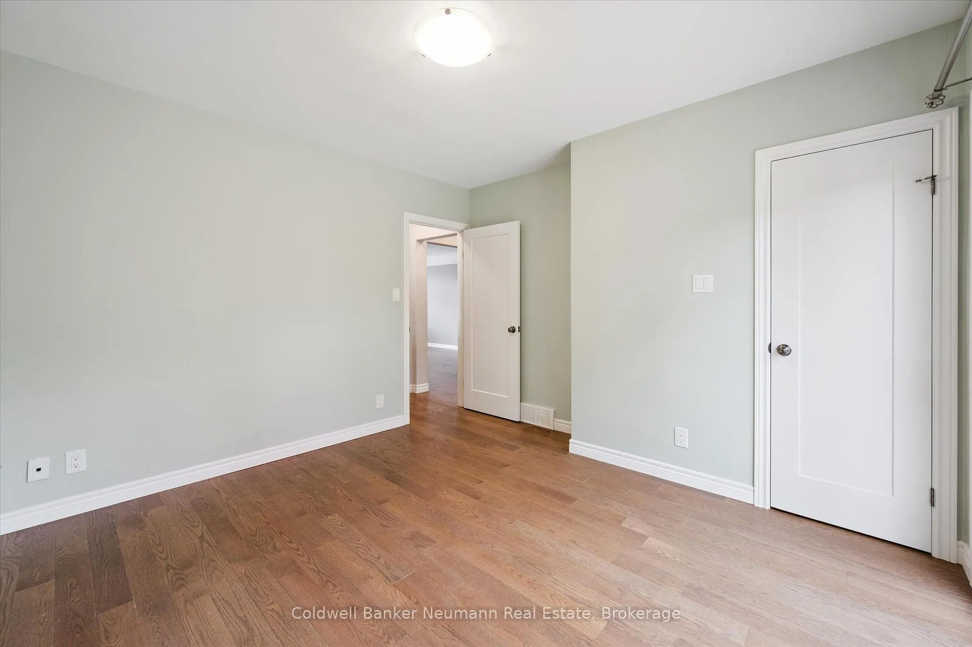 Photo 38 of 23 Collingwood Street, Guelph, Riverside Park — HOMEH