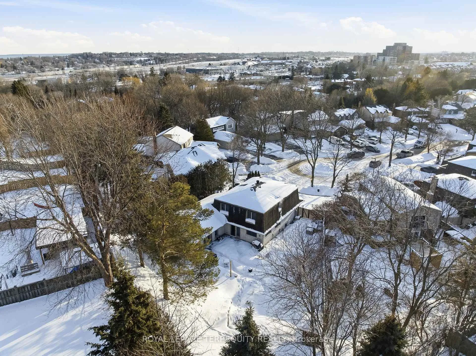 Photo 3 of 818 Kates Lane, Pickering, Amberlea — HOMEH