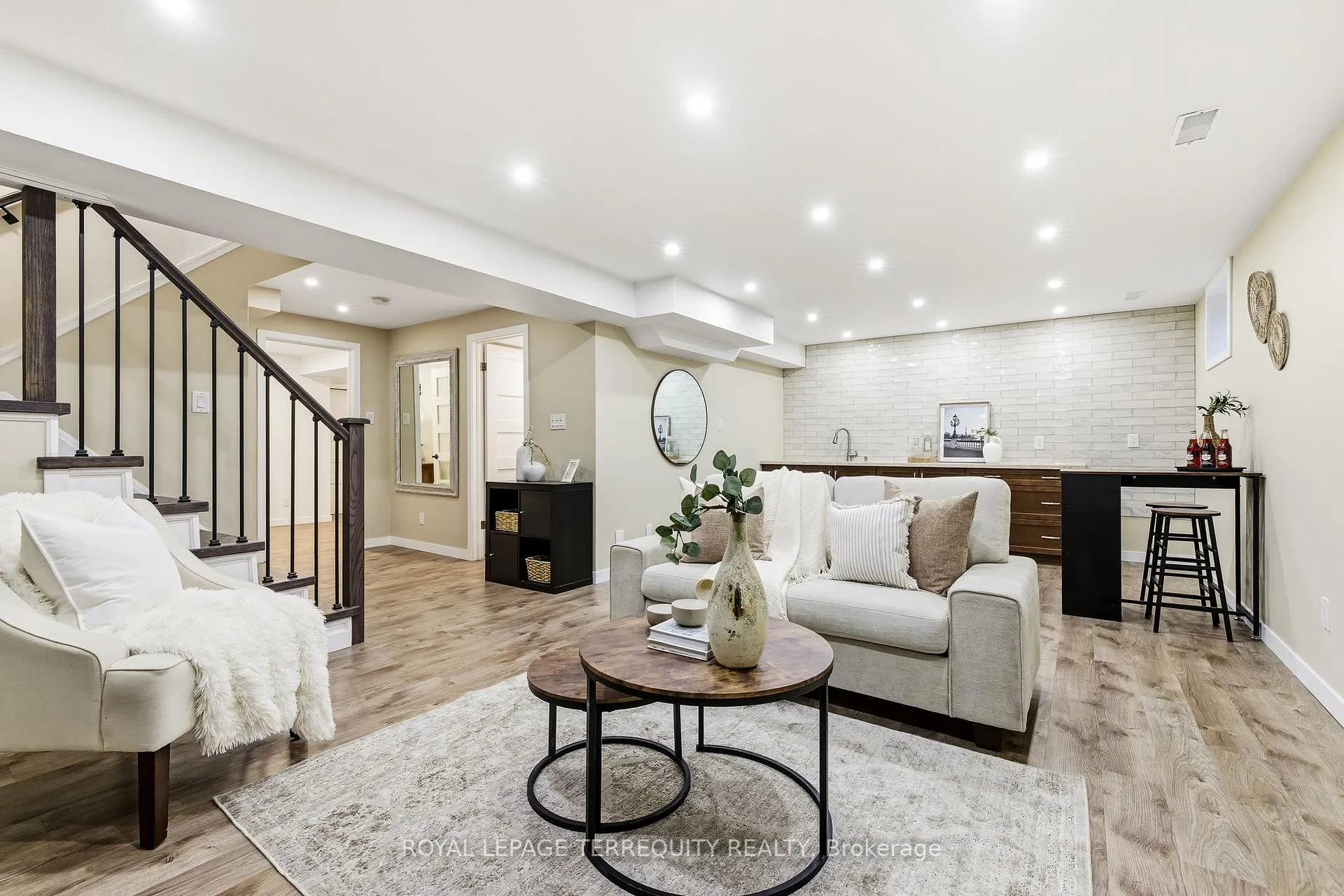 Photo 34 of 818 Kates Lane, Pickering, Amberlea — HOMEH