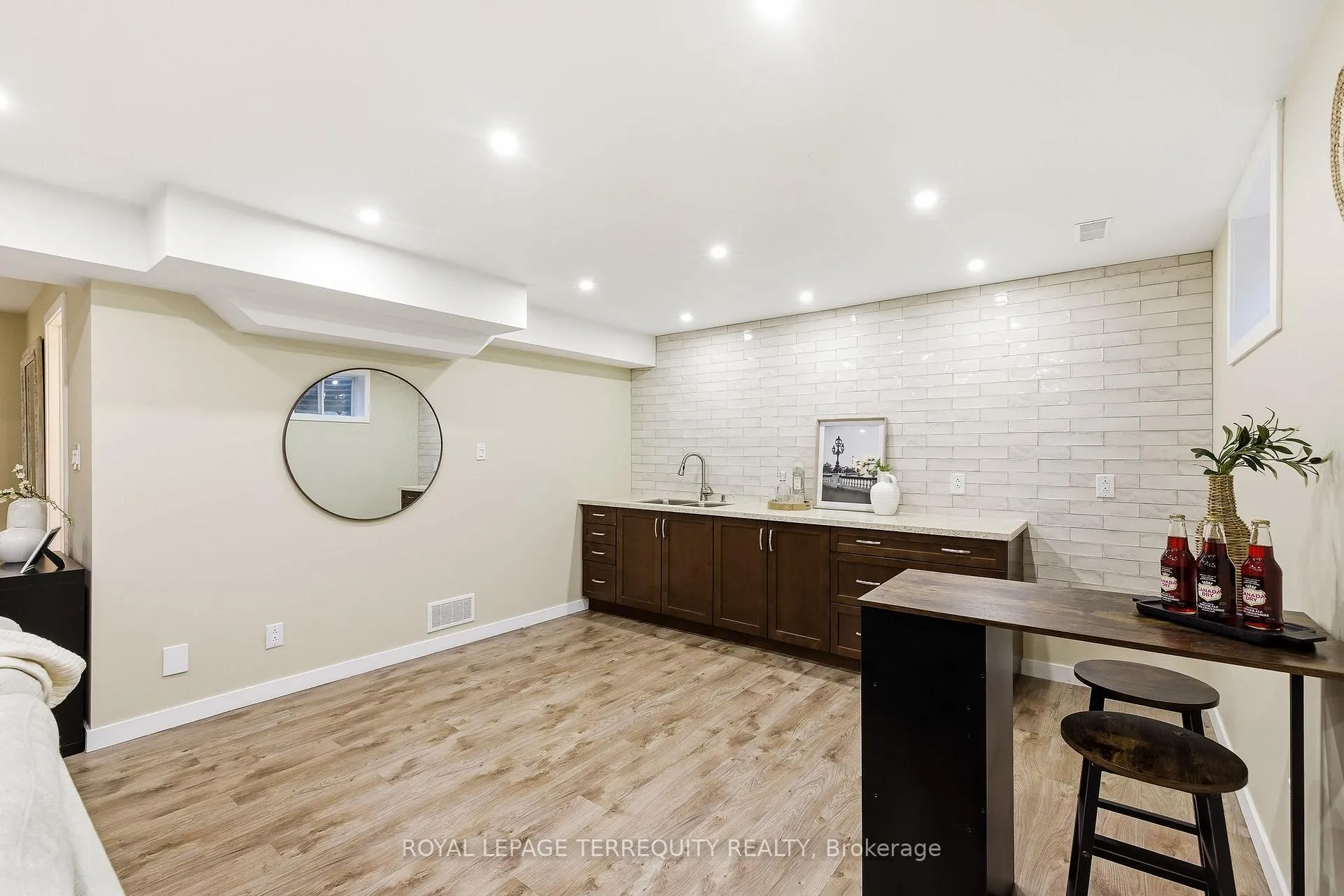 Photo 36 of 818 Kates Lane, Pickering, Amberlea — HOMEH