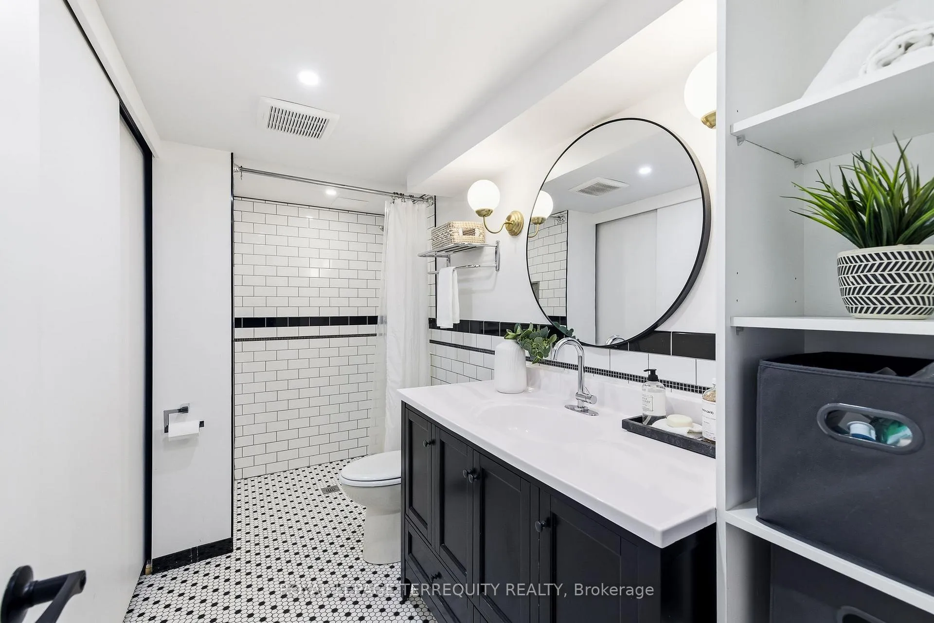 Photo 39 of 818 Kates Lane, Pickering, Amberlea — HOMEH