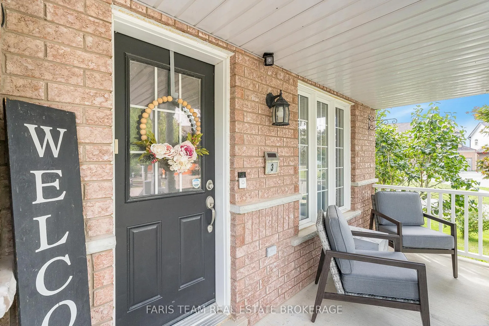 Photo 5 of 3 Saxon Road, Barrie, Innis-Shore — HOMEH