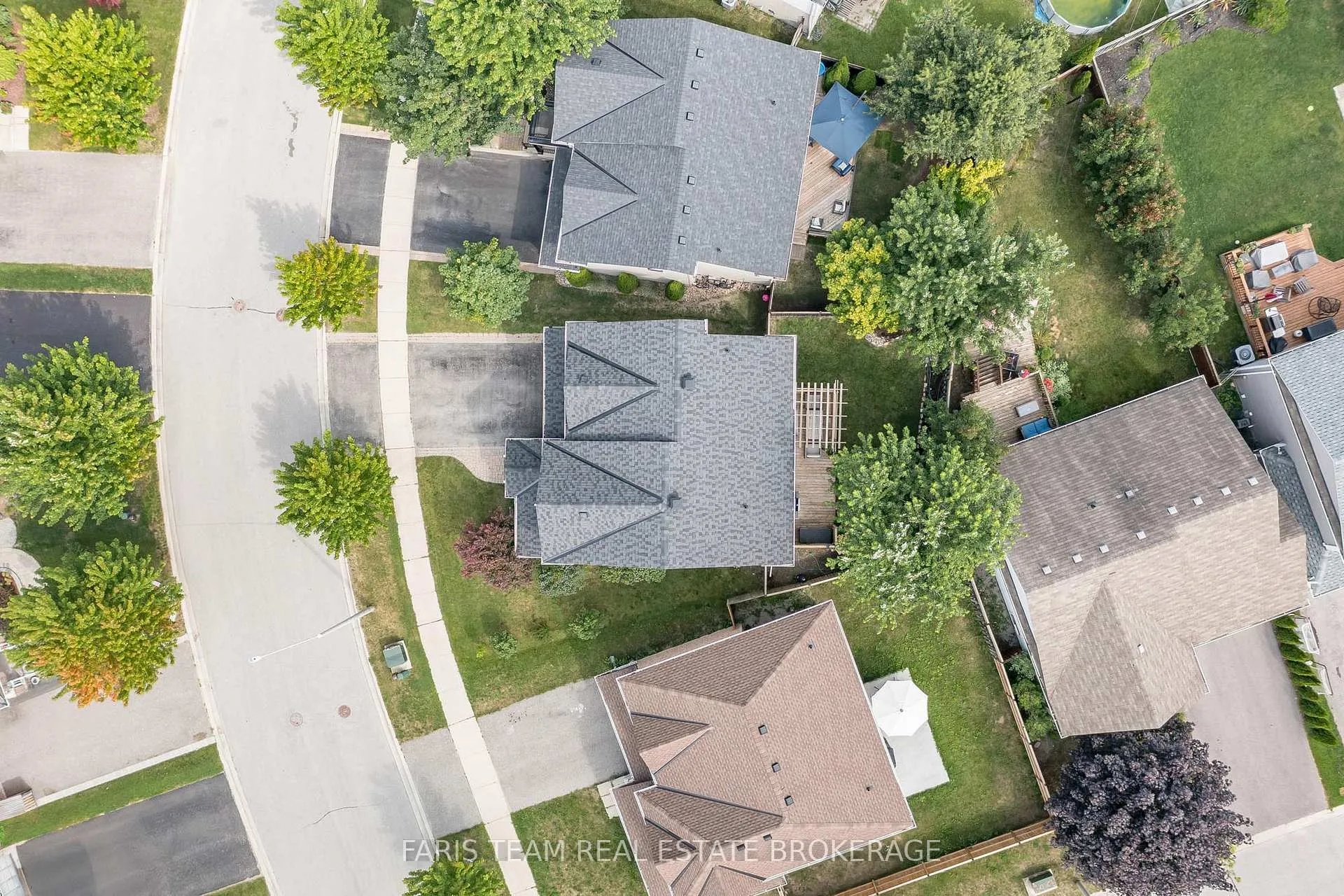Photo 31 of 3 Saxon Road, Barrie, Innis-Shore — HOMEH
