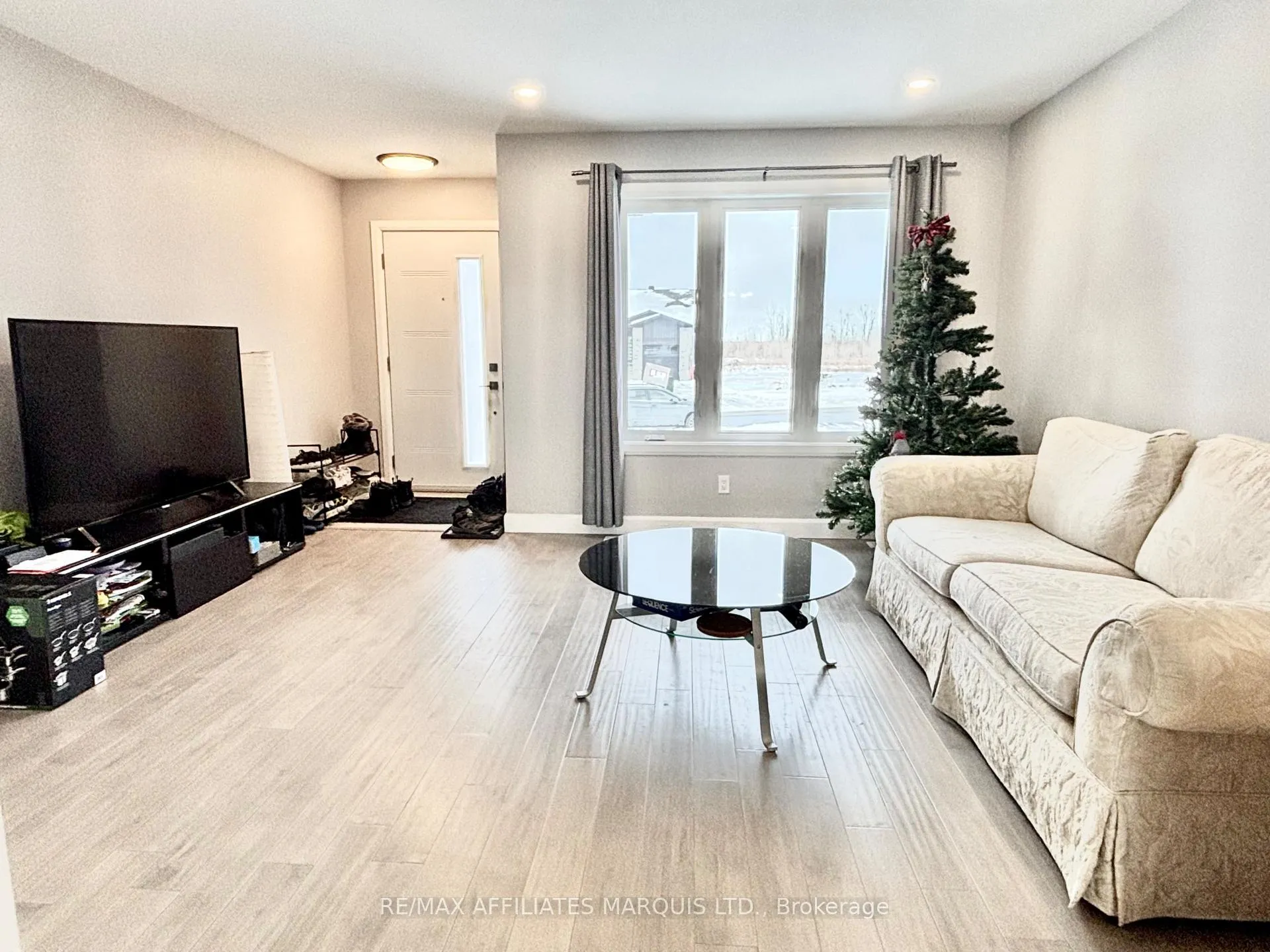 Photo 5 of 26 Portland Drive, Cornwall — HOMEH