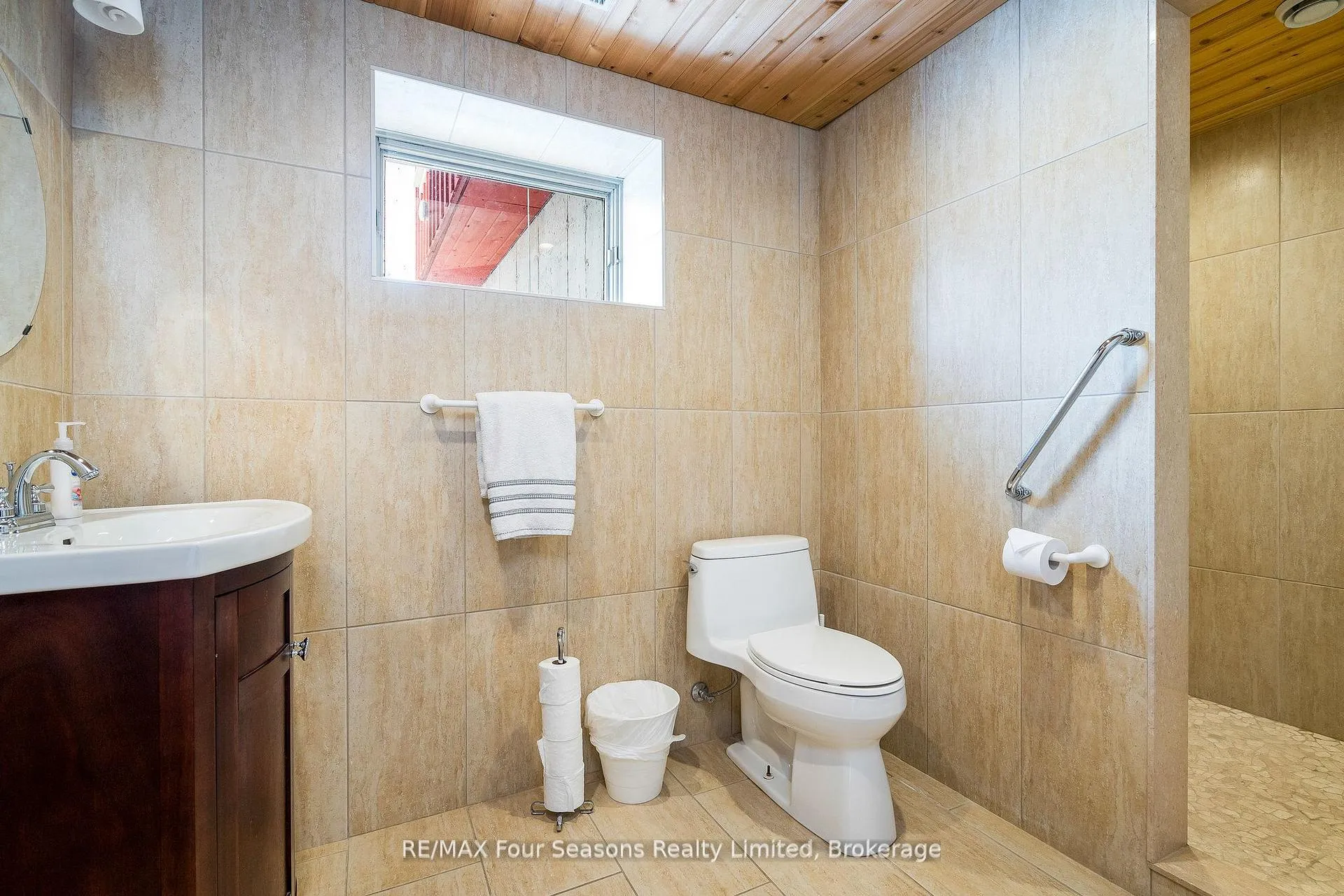 Photo 35 of 124 Dinsmore Street, Meaford — HOMEH