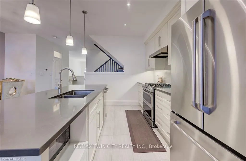 Photo 9 of 140 Oak Park Drive, Waterloo — HOMEH