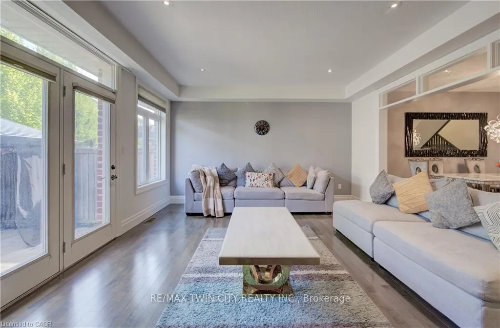 Photo 12 of 140 Oak Park Drive, Waterloo — HOMEH