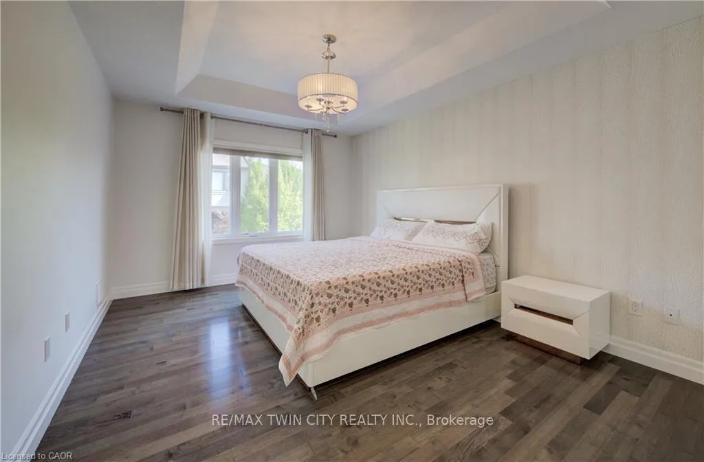 Photo 14 of 140 Oak Park Drive, Waterloo — HOMEH
