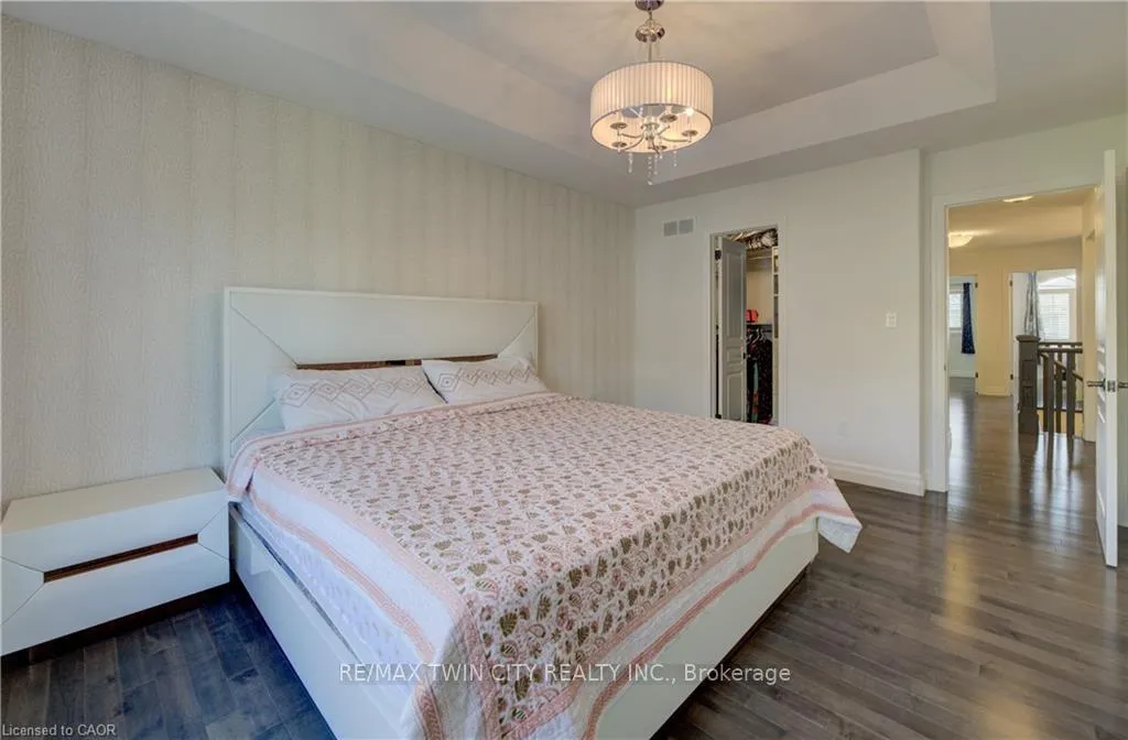 Photo 15 of 140 Oak Park Drive, Waterloo — HOMEH