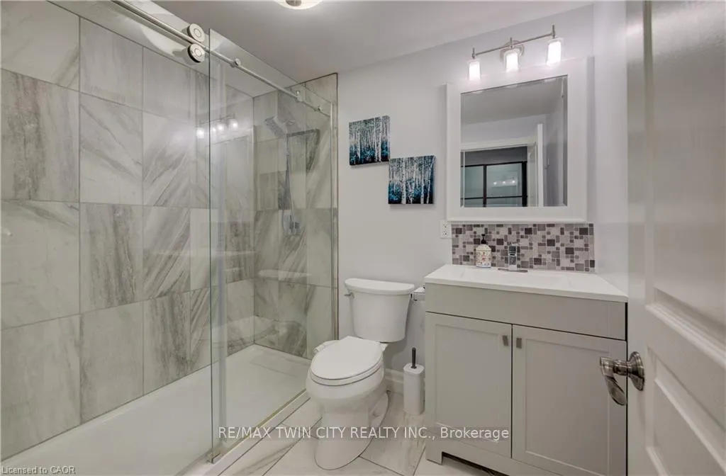 Photo 24 of 140 Oak Park Drive, Waterloo — HOMEH