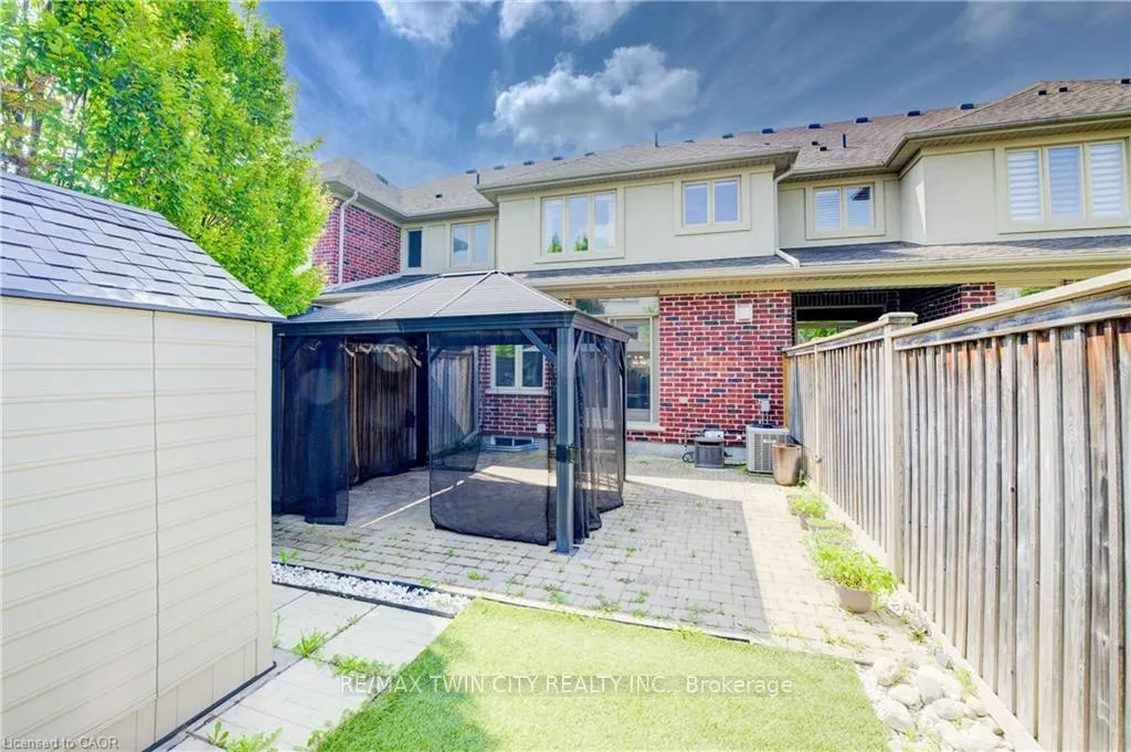 Photo 26 of 140 Oak Park Drive, Waterloo — HOMEH