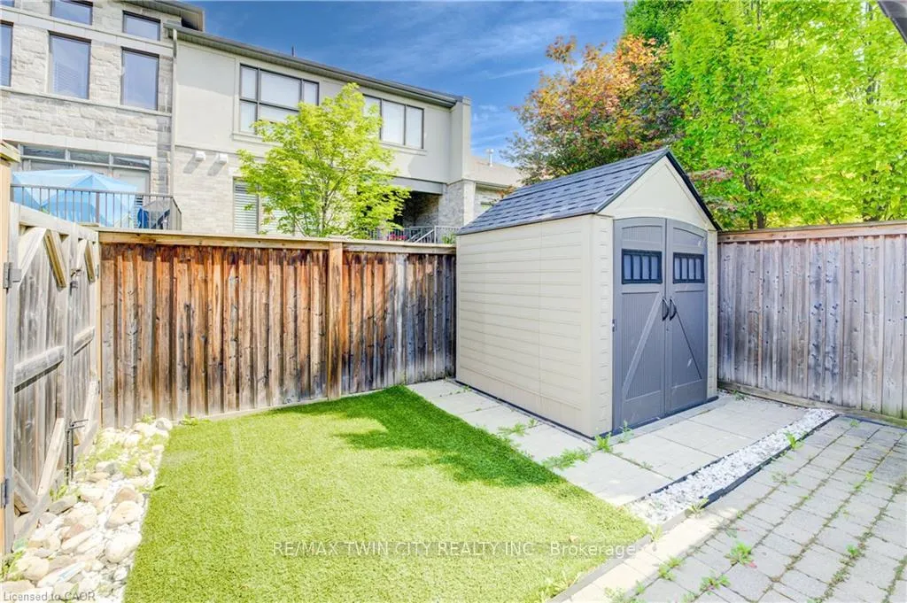 Photo 27 of 140 Oak Park Drive, Waterloo — HOMEH