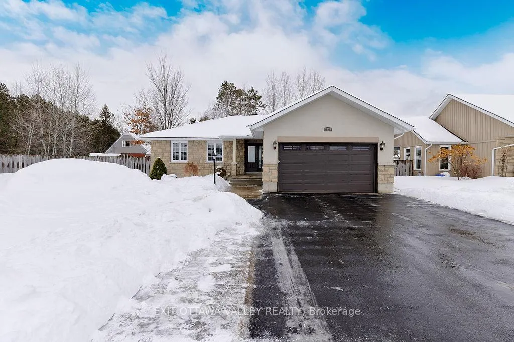 Photo 1 of 2023 Sandstone Crescent N, Petawawa — HOMEH