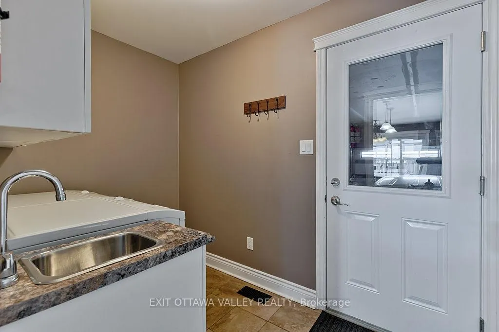 Photo 16 of 2023 Sandstone Crescent N, Petawawa — HOMEH