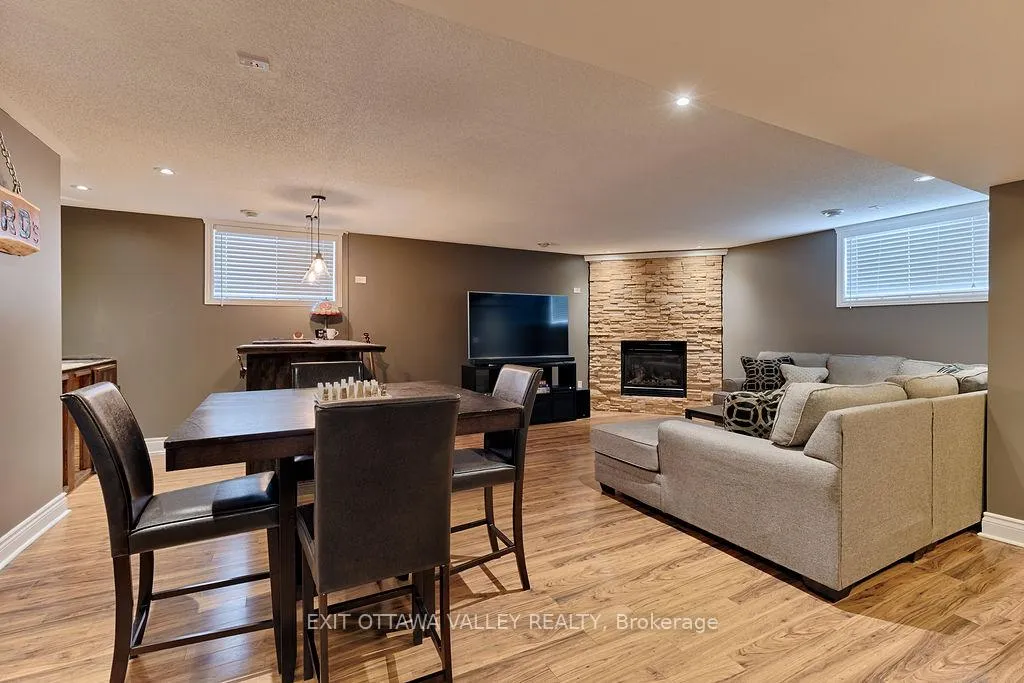 Photo 26 of 2023 Sandstone Crescent N, Petawawa — HOMEH