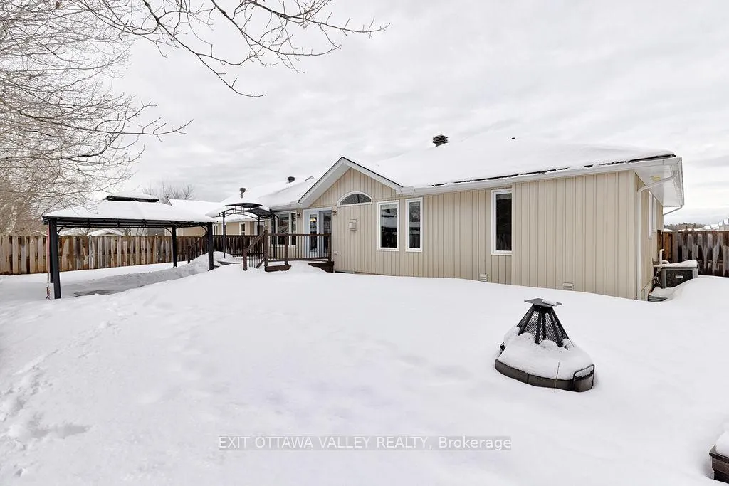 Photo 34 of 2023 Sandstone Crescent N, Petawawa — HOMEH