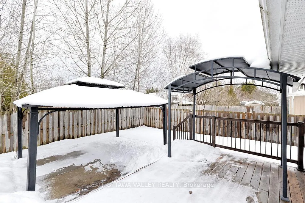 Photo 36 of 2023 Sandstone Crescent N, Petawawa — HOMEH